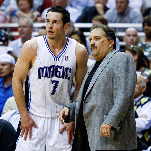 欧篮联倒计时，新奥尔良鹈鹕转会期更衣室发声，细节引发关注，媒体盛赞，医务组通报恢复的简单介绍